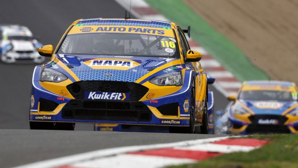 Sutton holds off Ingram to take first win of 2023 campaign